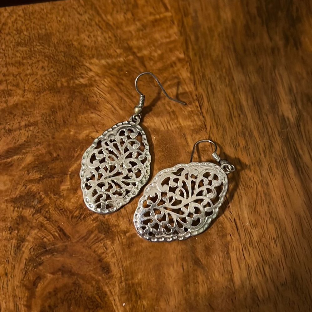Filigree style earrings